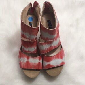 Messeca New York Red and White Tie-Dye Heels